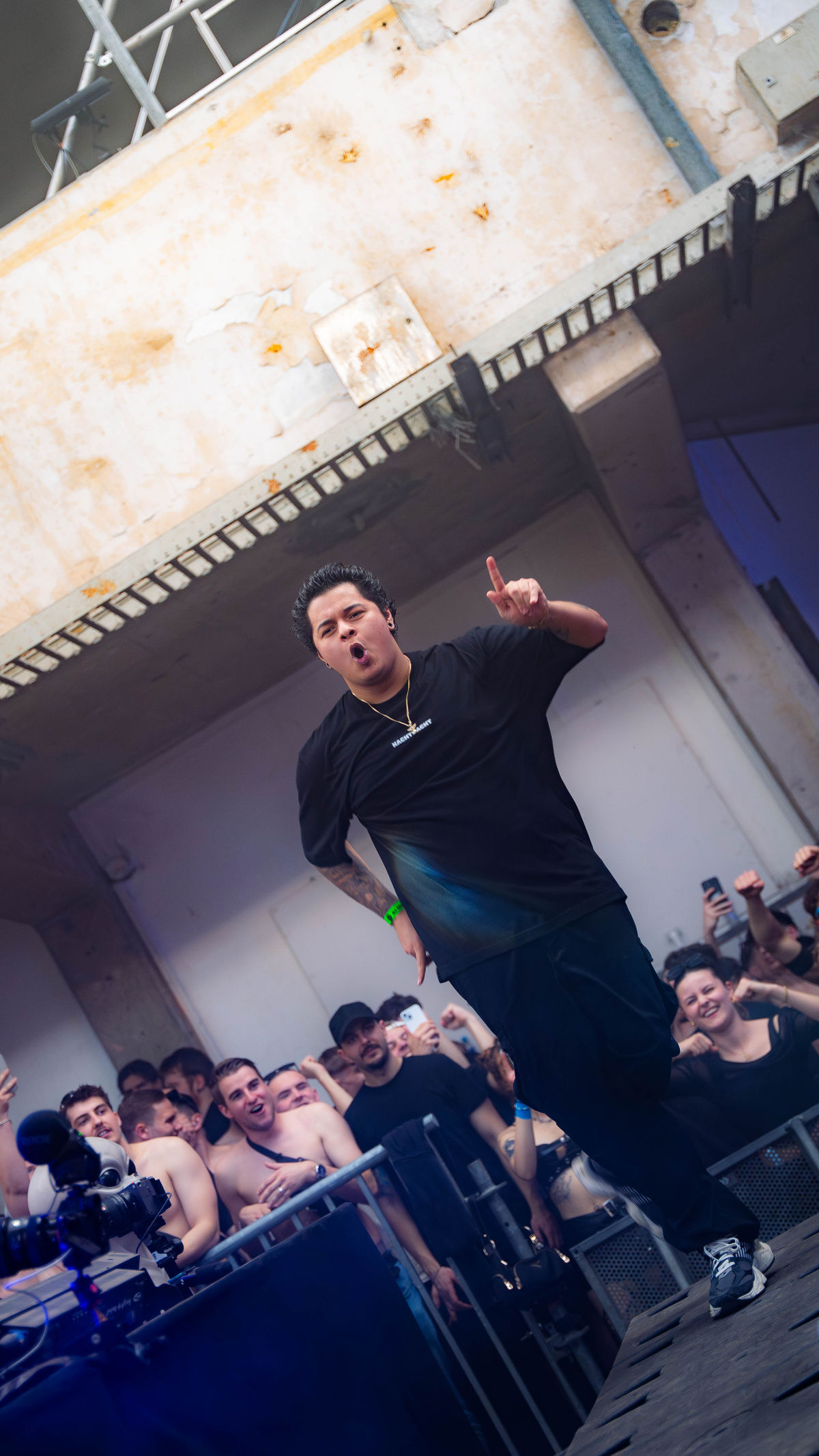 Loading... just a sec